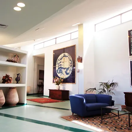Rada Siri Hotel 4*