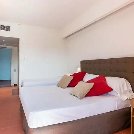 Hotell Rada Siri 4*