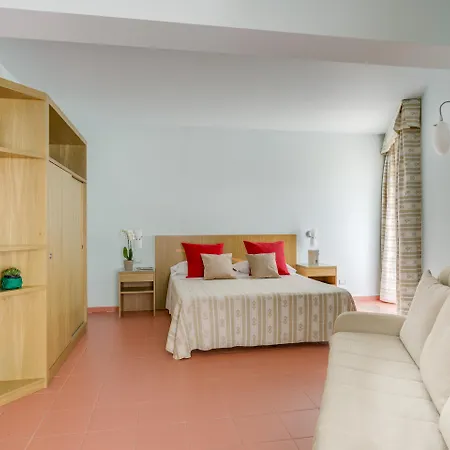 Rada Siri Hotel 4*