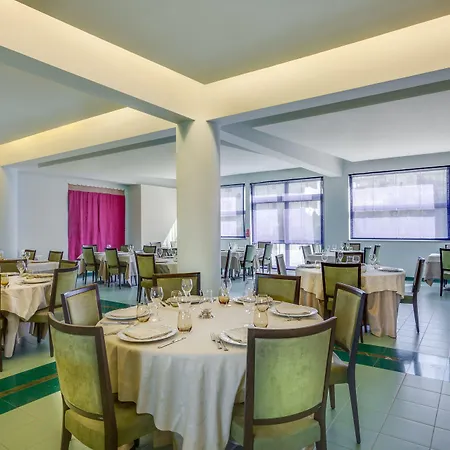 Rada Siri Отель Монтепаоне