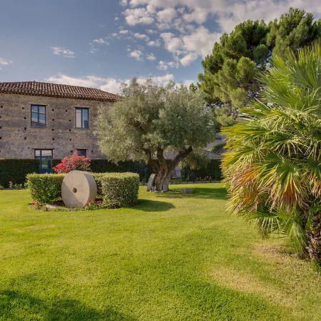 Отель Rada Siri