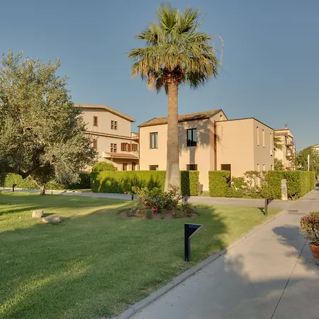 Rada Siri Отель