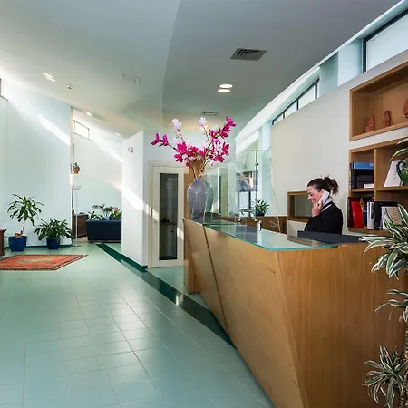 Rada Siri Hotel 4*