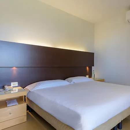 Rada Siri Hotel