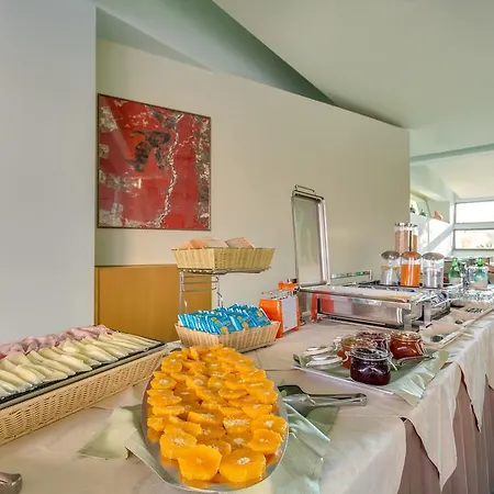 Rada Siri Hotel 4*